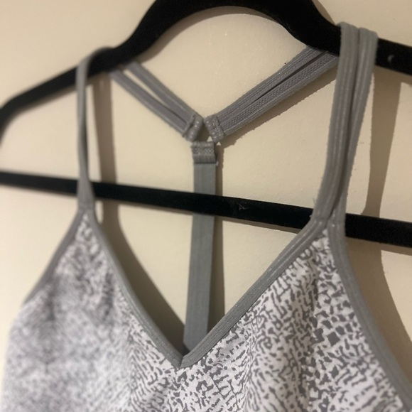 RBX Activewear Sports Bra in Beautiful Print - Size Large in Grey and White - Picture 6 of 7